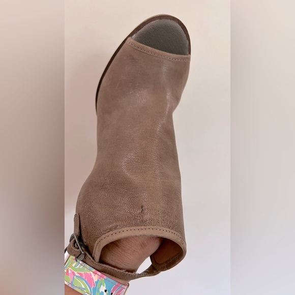 Lucky Brand 'Lisza' Open Toe Tan Brown Leather Bootie Shoes Wooden Heel‎ Size 8 - Picture 8 of 12